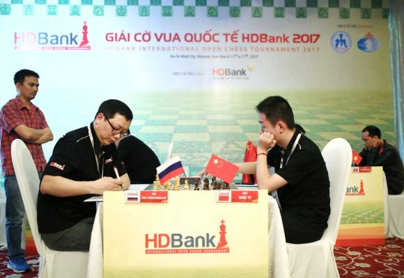 hdbank2017_van2_1.jpg