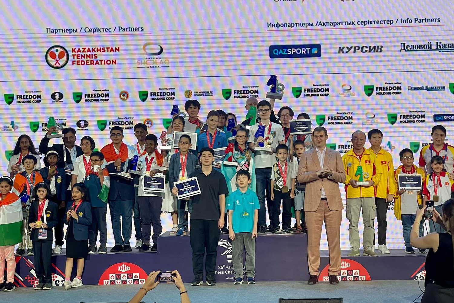 Giải vô địch cờ vua trẻ châu Á 2024 - Đoàn Việt Nam giành 11HCV, 15HCB và 15HCĐ